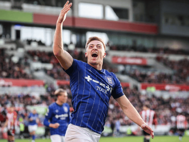 开云体育入口-意乙新秀签下前曼联前锋，冲击意甲联赛