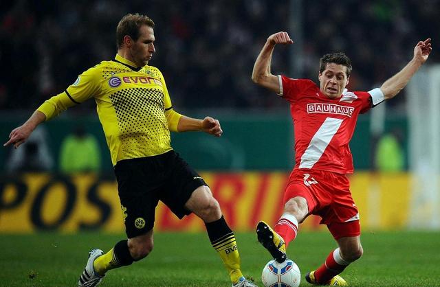 杜塞尔多夫客场击败对手,喜迎胜利 杜塞尔多夫客场击败对手,喜迎胜利