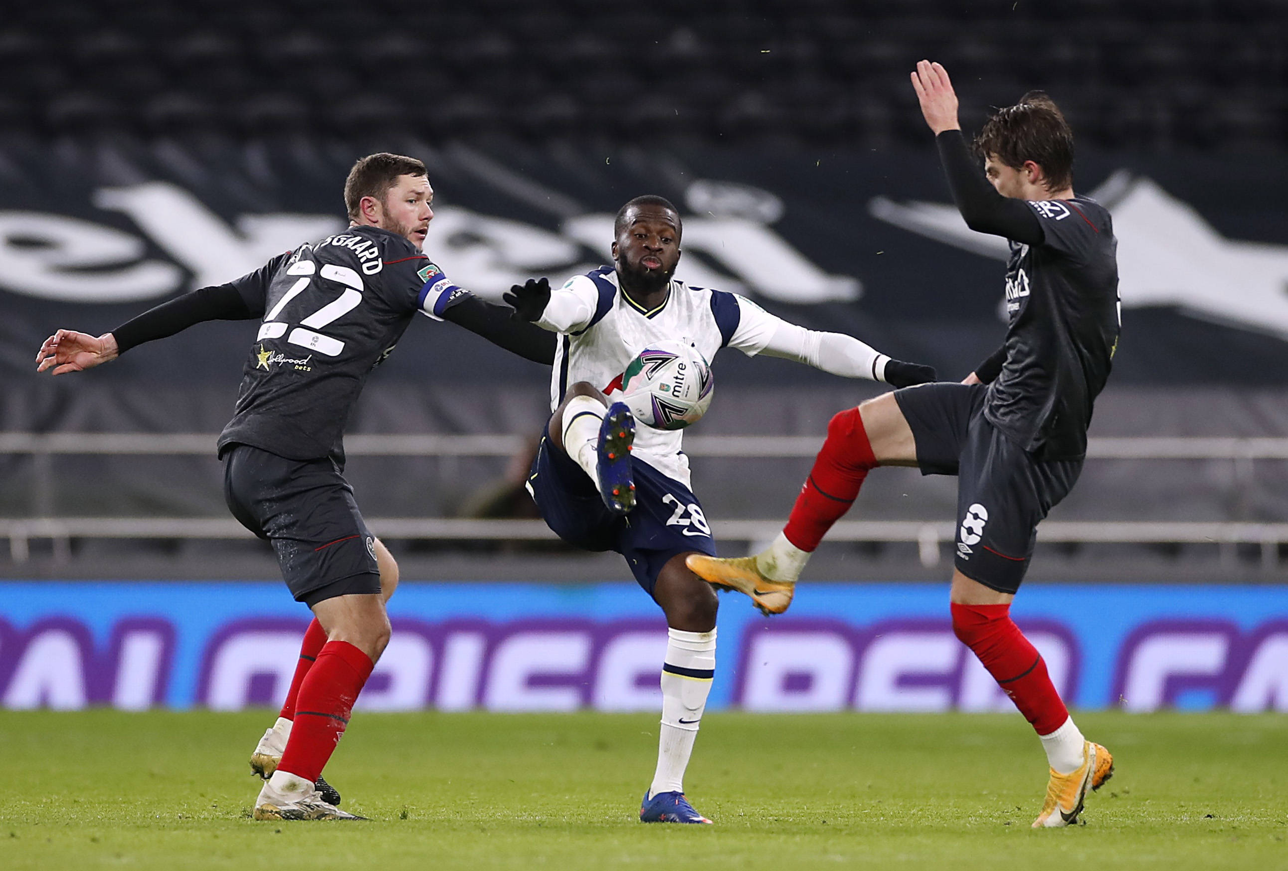 热刺逆转战胜对手,近期表现出色 热刺逆转战胜对手,近期表现出色