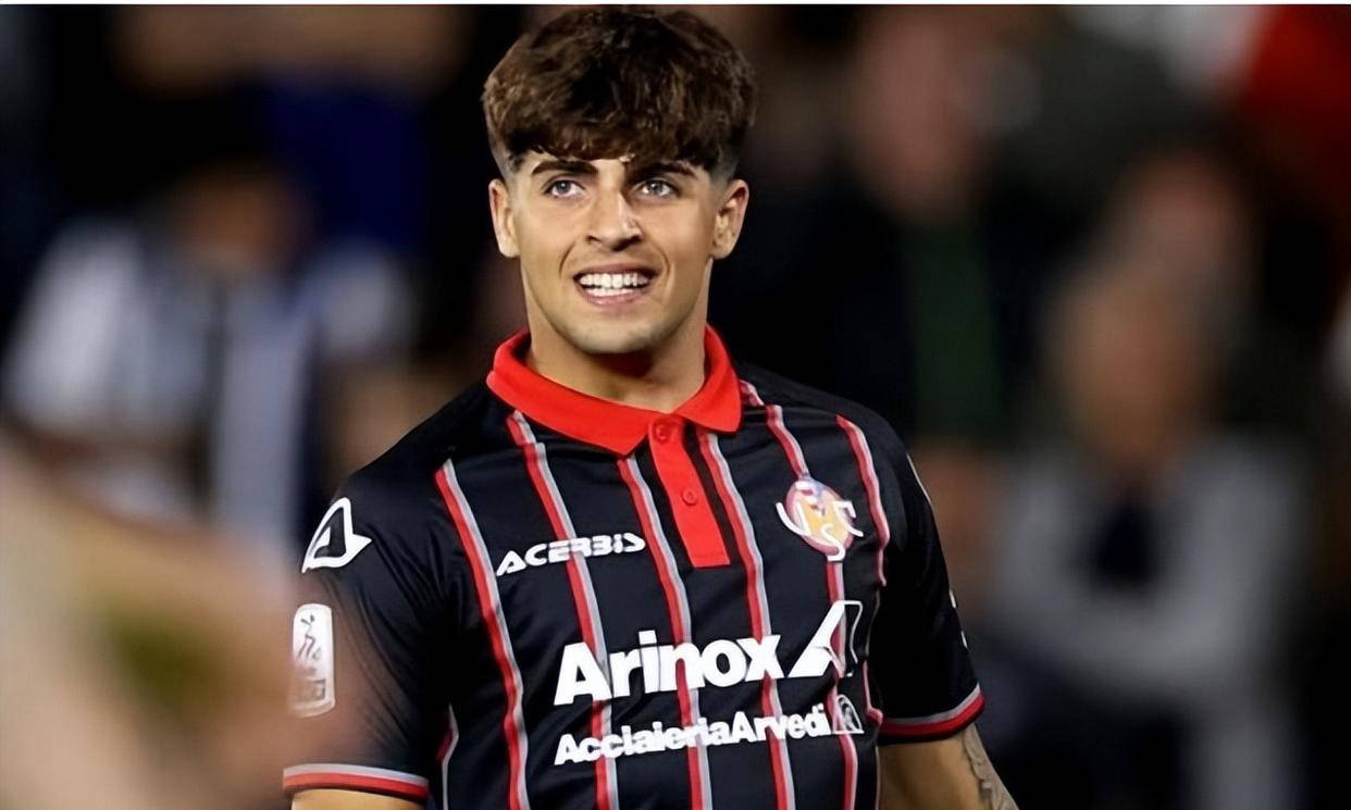 开云体育入口-年轻球员崭露头角，表现抢眼