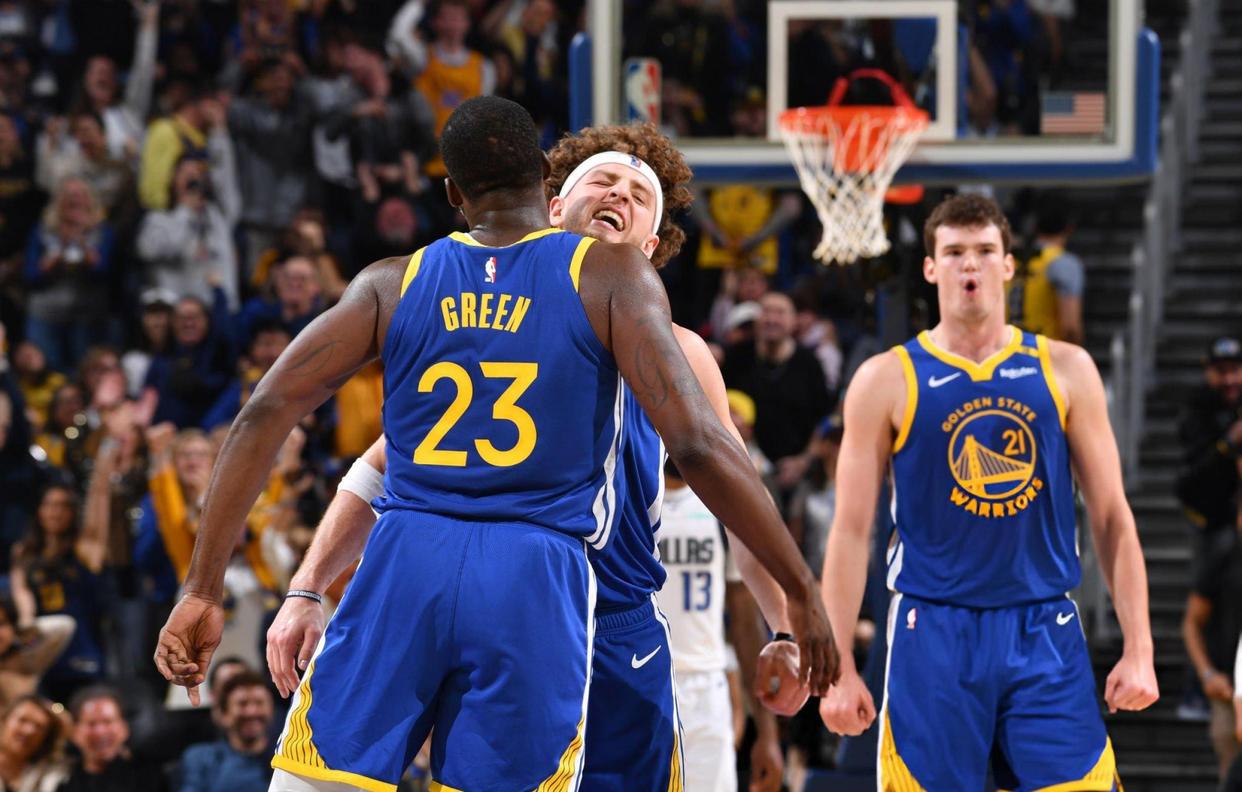 开云下载-勇士凭借库里神奇三分绝杀鹈鹕