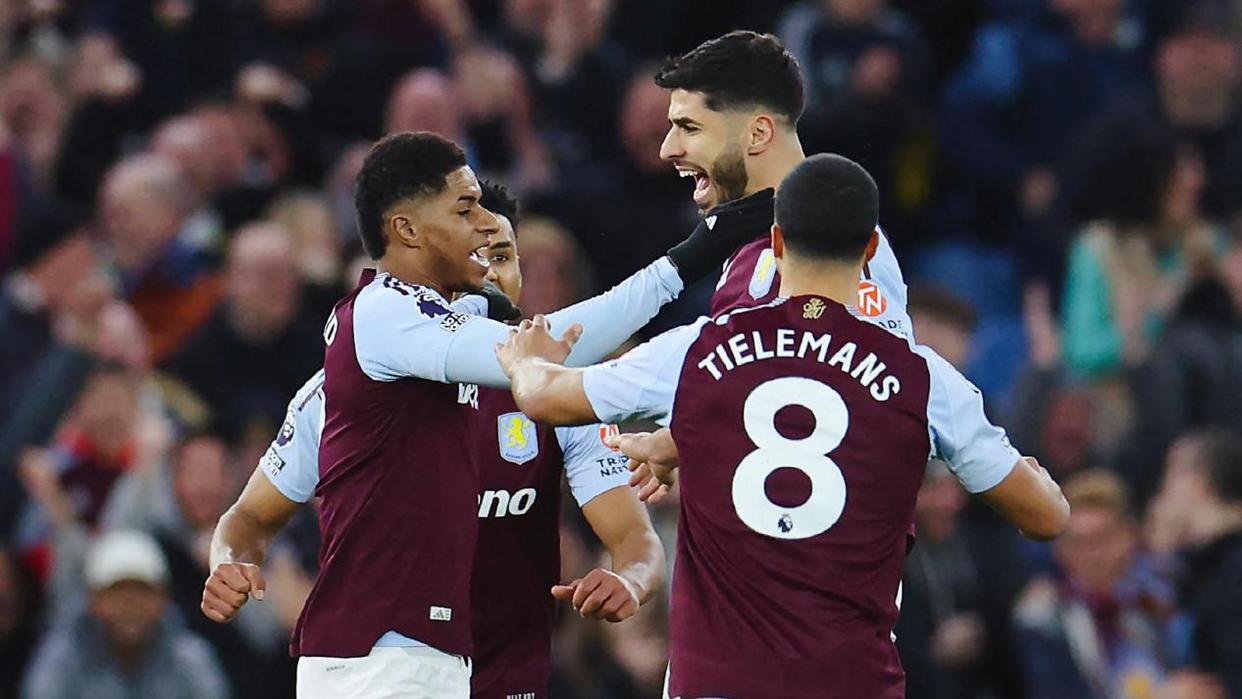 包含斯图加特维拉在客场不敌汉堡，遭遇连败的词条