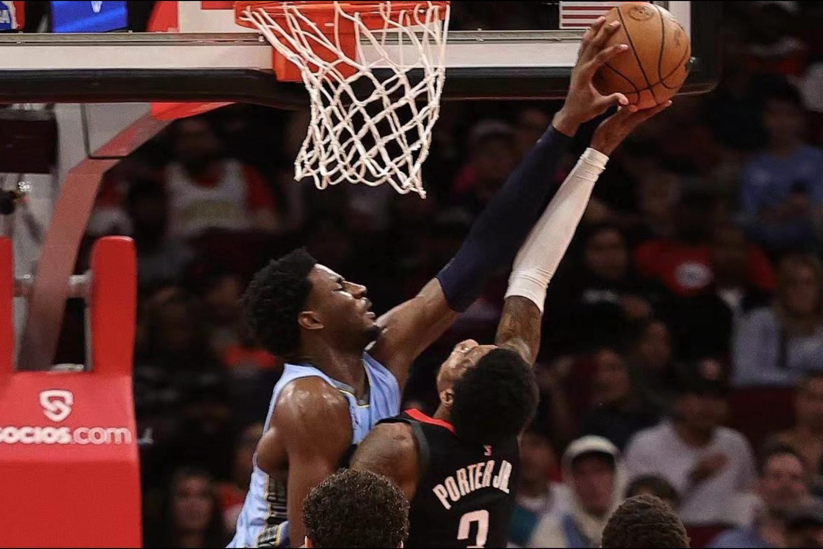 灰熊主场击败黄蜂,喜迎胜利 灰熊主场击败黄蜂,喜迎胜利