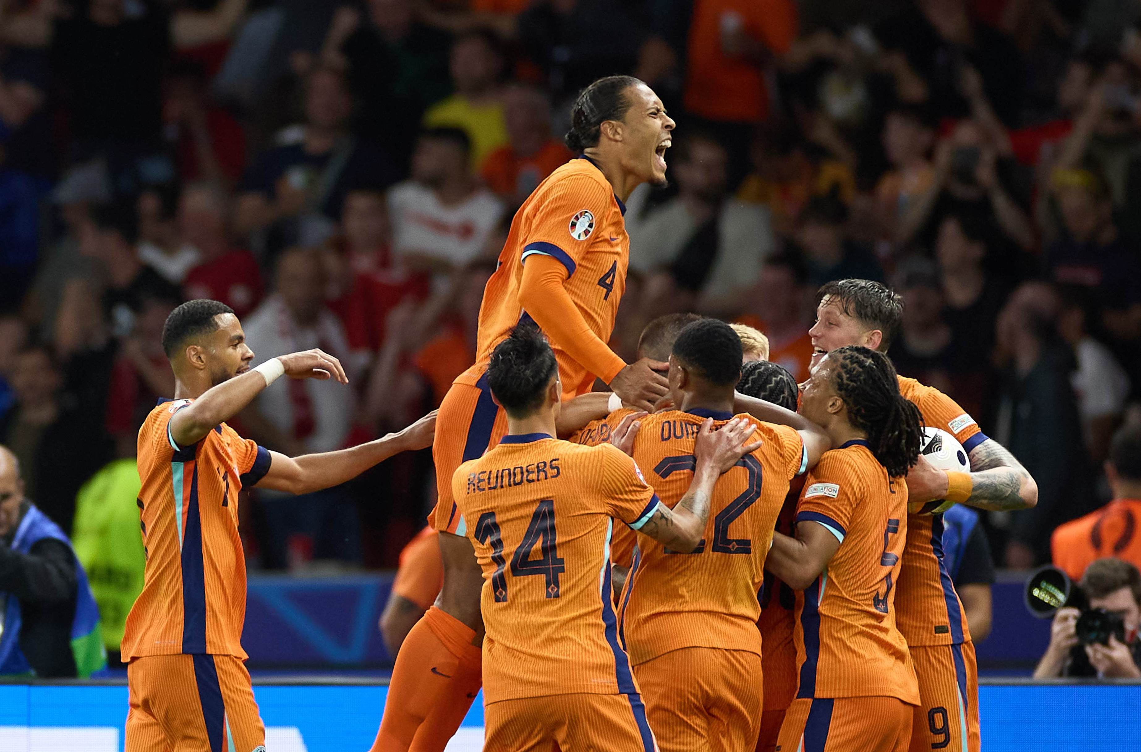 欧国联比赛：荷兰队横扫德国，取得半决赛资格的简单介绍