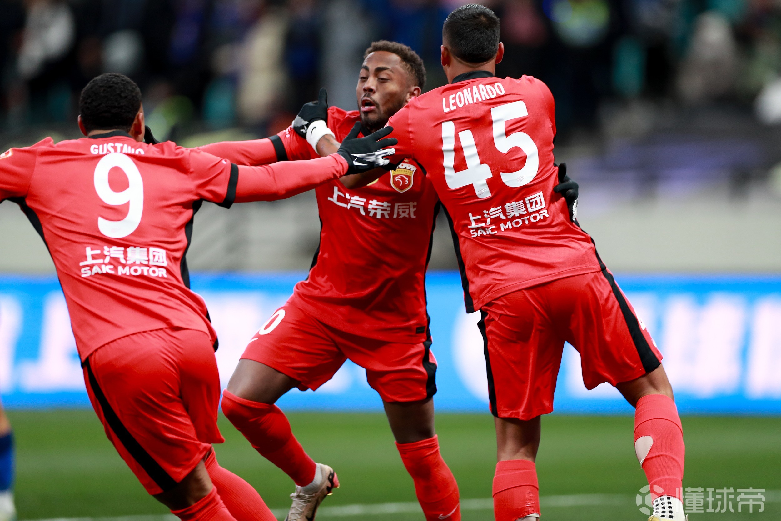 开云体育app-谁主沉浮？北京中赫国安对阵上海海港，胜负难料