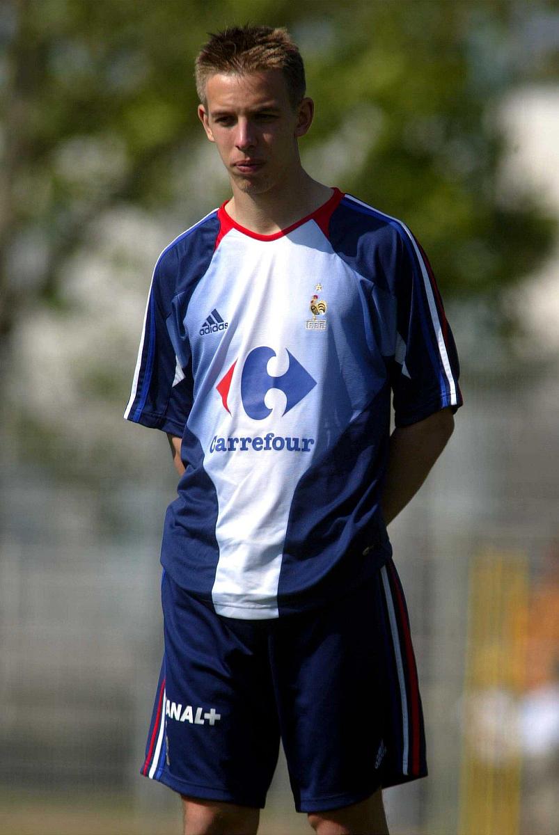 关于阿根廷前腰场上大展身手，球风犀利迅猛的信息