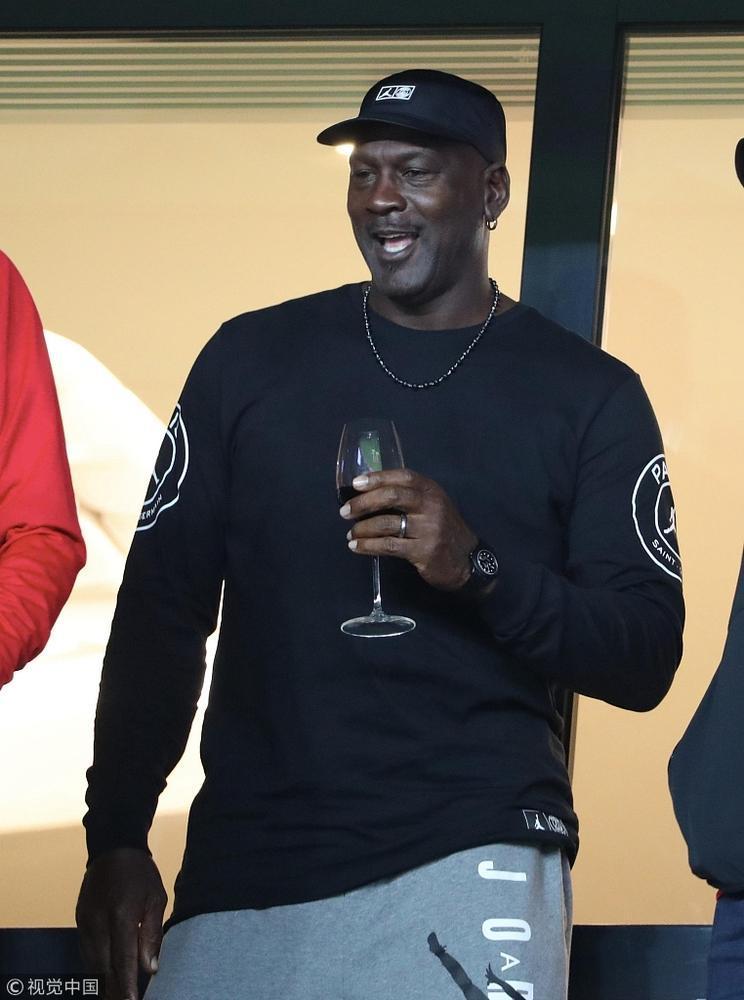 开云体育官方网站-乔丹在巴黎的比赛中晋级