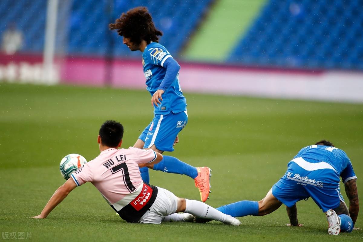 赫塔菲大胜对手，继续领跑积分榜的简单介绍