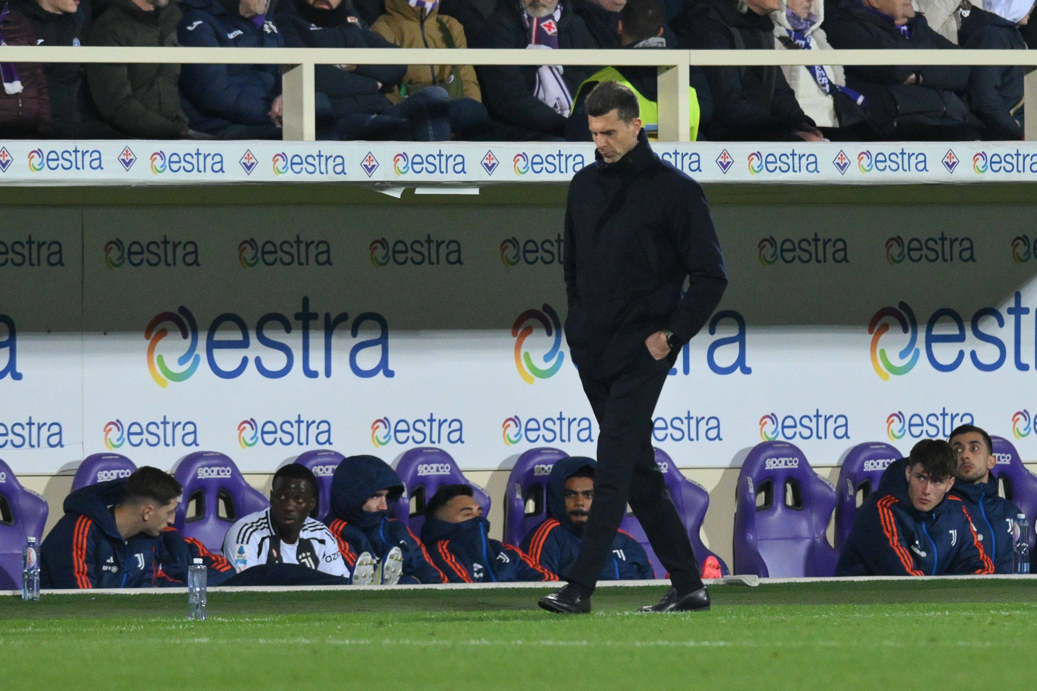 尤文图斯队员受伤下场，球队寻找替补解决方案的简单介绍