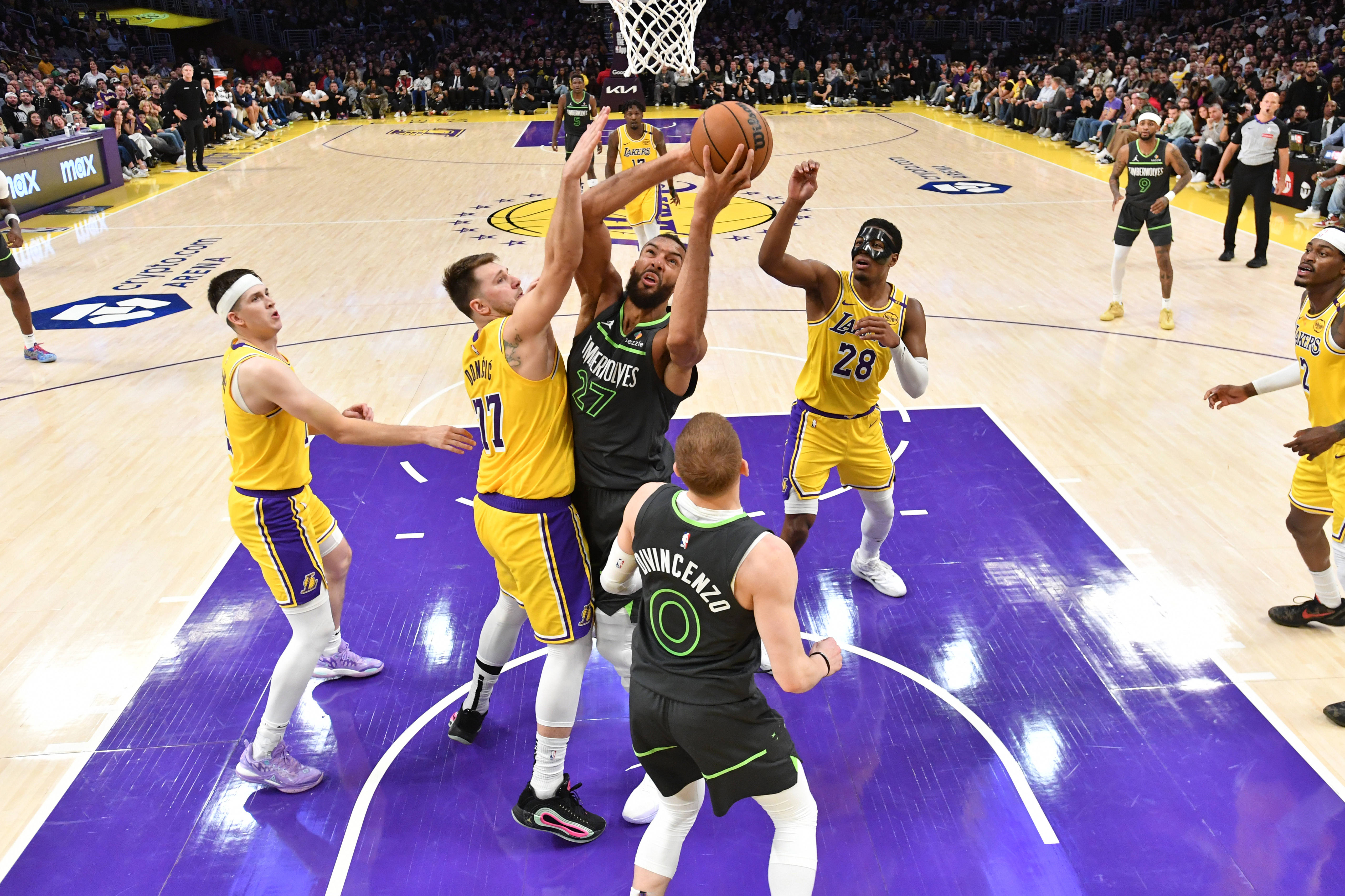 关于爵士主场力克湖人,戈贝尔震慑内线的信息 关于爵士主场力克湖人,戈贝尔震慑内线的信息