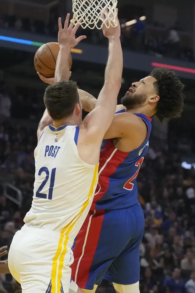 勇士轻取活塞，卫冕冠军状态回升