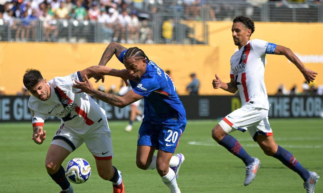 开云下载-巴黎圣日耳曼折戟曼联，小组出局遗憾