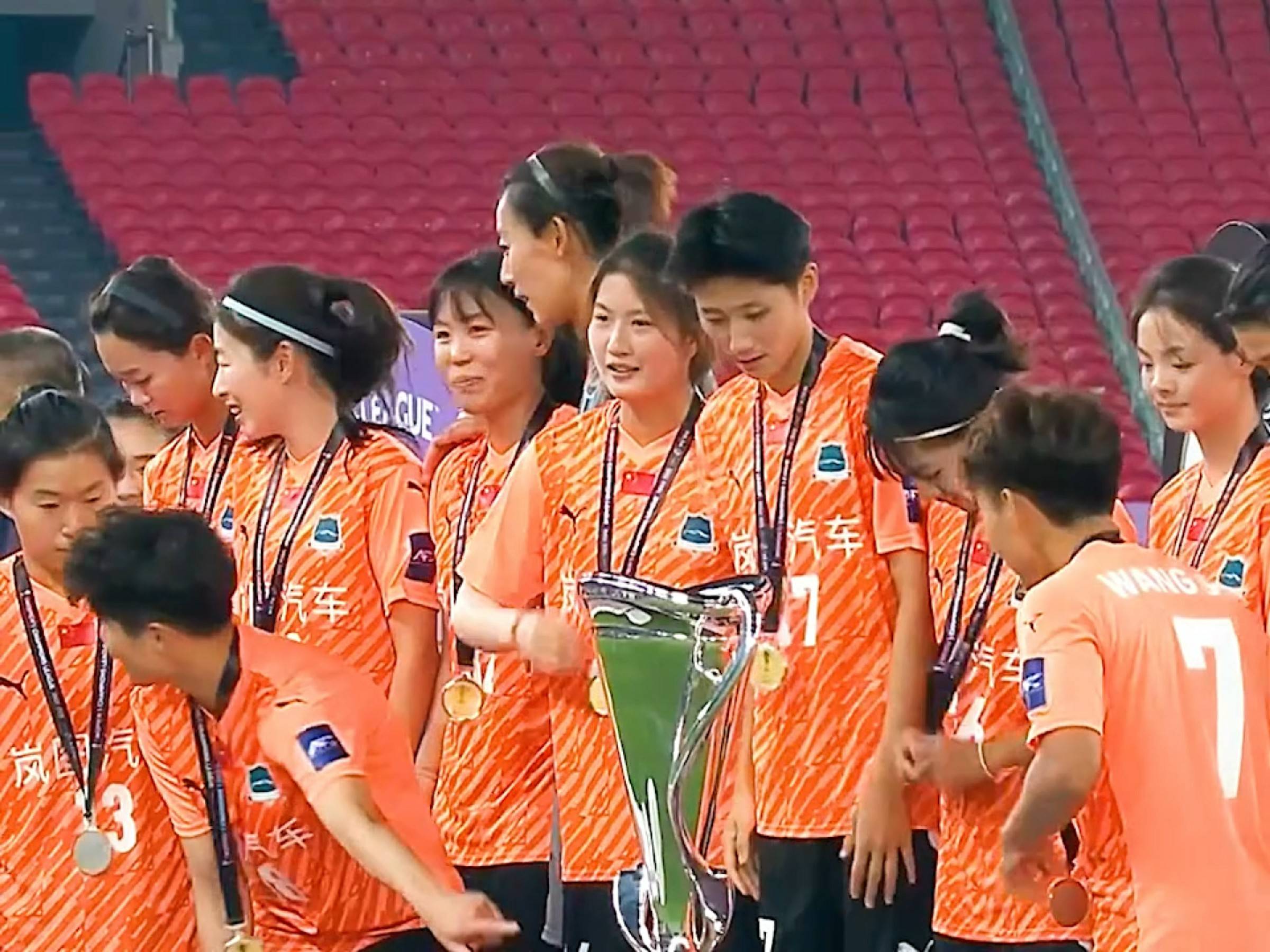 强势崛起！中国女足在比赛中展现实力