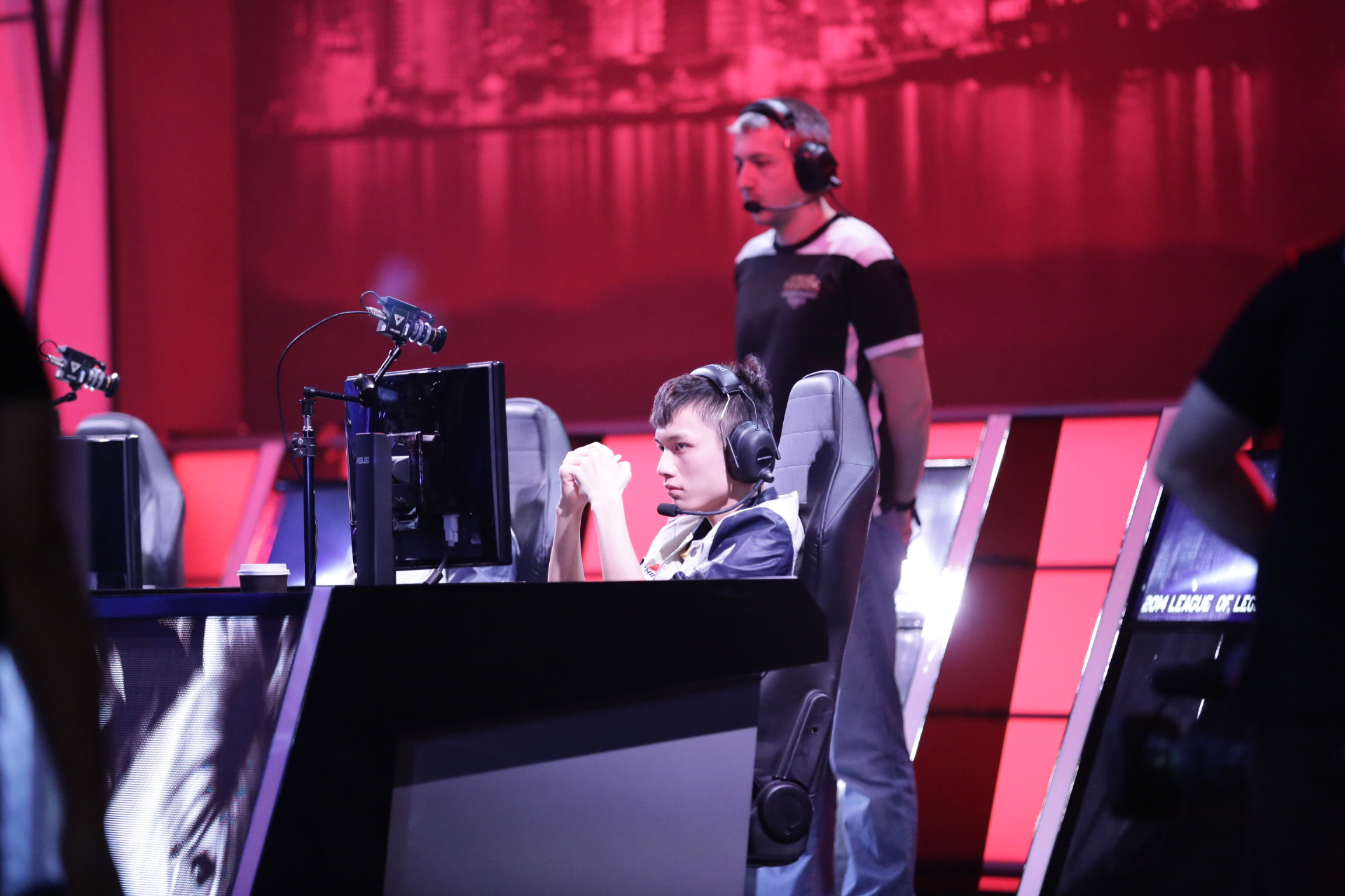 开云APP-关于FPX横扫BRO，Xiaohu拿下关键大龙鏖战多局八强赛，强势挺进下一轮的信息