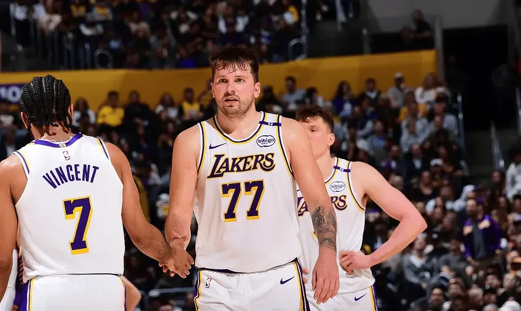 开云体育平台APP-包含火箭翻盘尼克斯，东契奇爆发神勇的词条