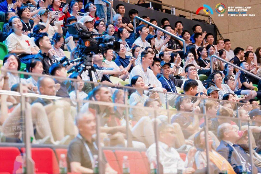 全球瞩目!世界杯赛事即将收官 全球瞩目!世界杯赛事即将收官