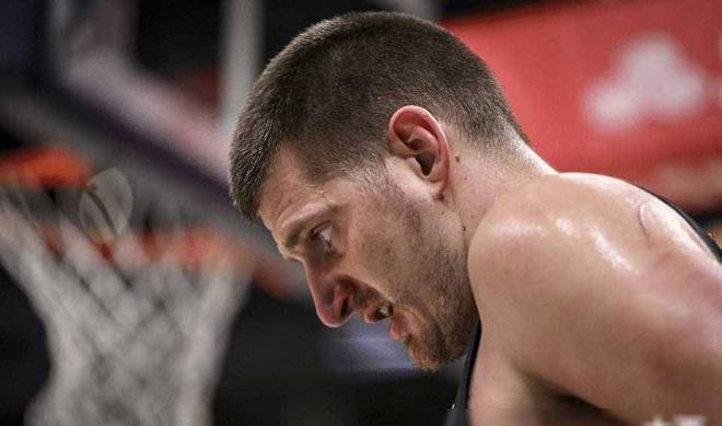 篮网碾压福建队,约基奇高光表现 篮网碾压福建队,约基奇高光表现